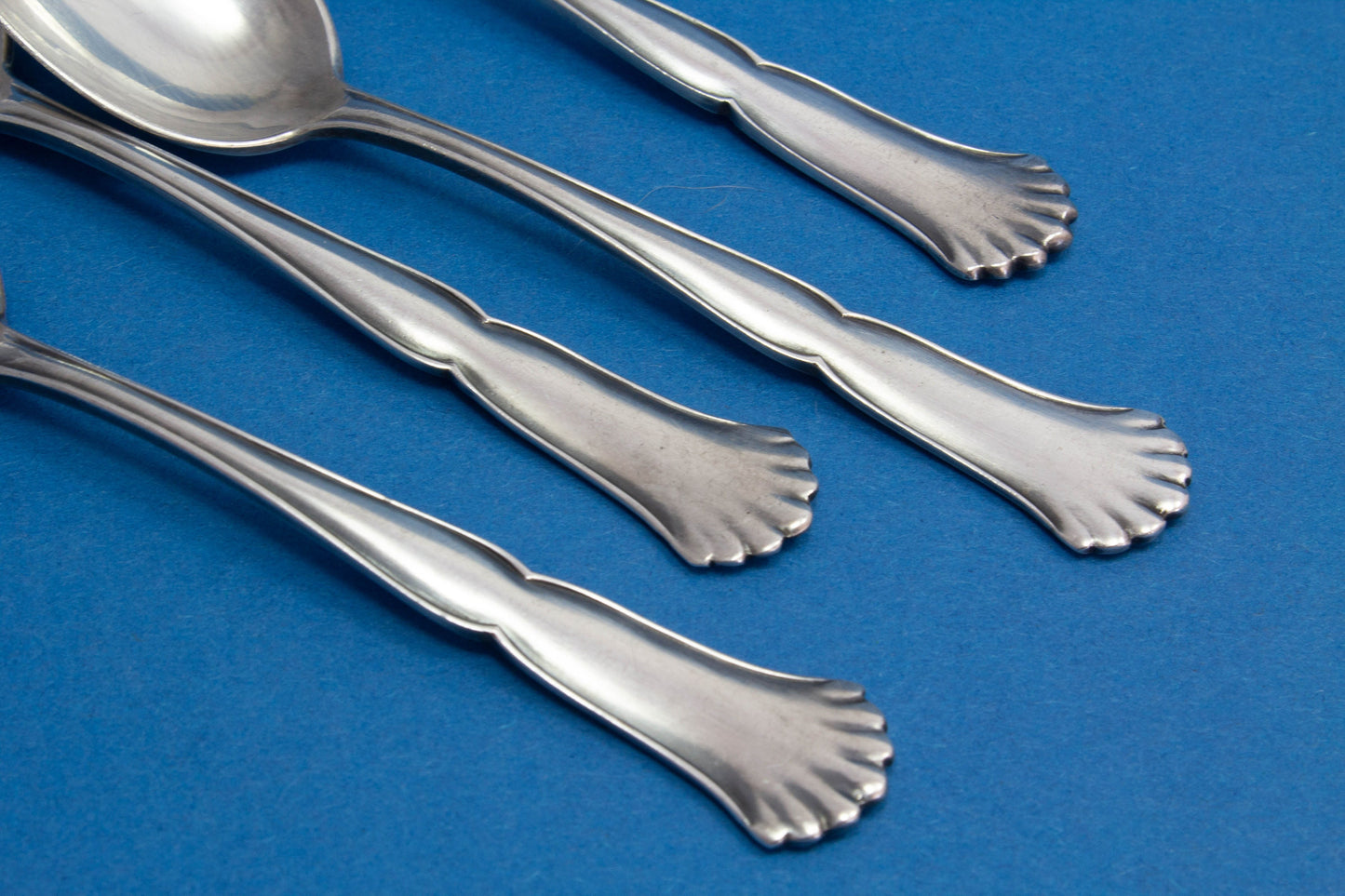 4 seltene Mokkalöffel, versilbert