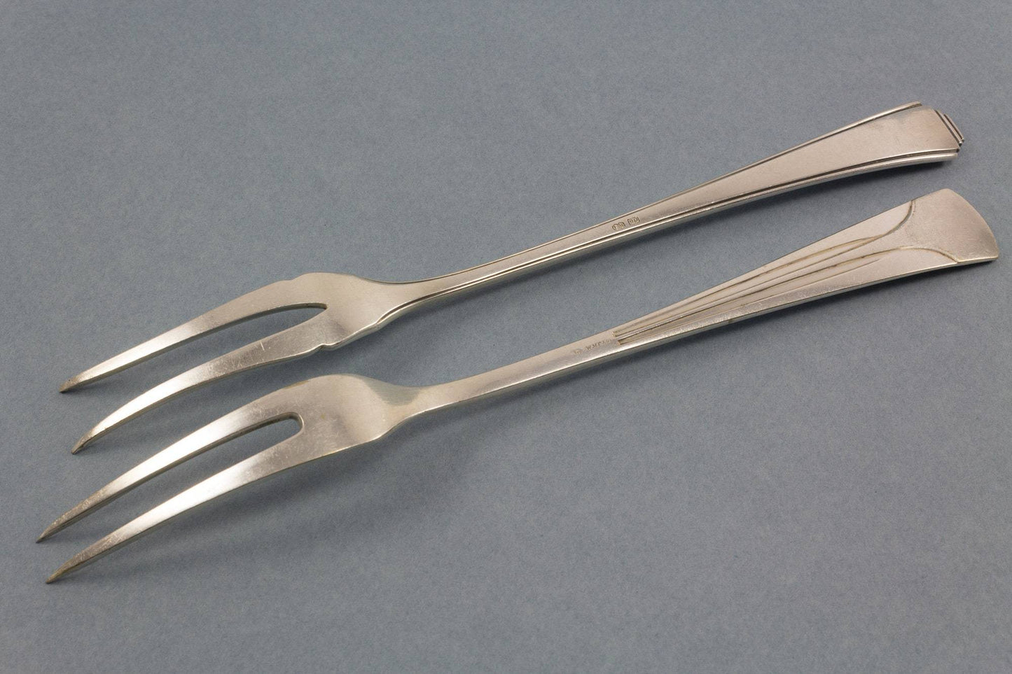 2 schöne Fleischgabeln, Spieße, versilberte Gabeln, Brunch, Jugendstil - Löffelland