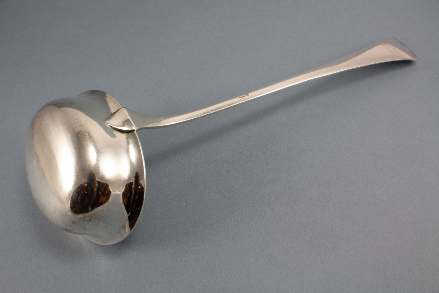 Edle versilberte Suppenkelle, Jugendstil Kelle, versilbertes Besteck, Robbe und Berking