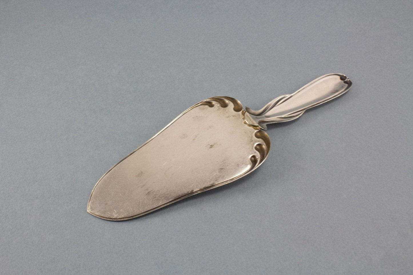 Gebäckheber, versilbert, Jugendstil - Löffelland