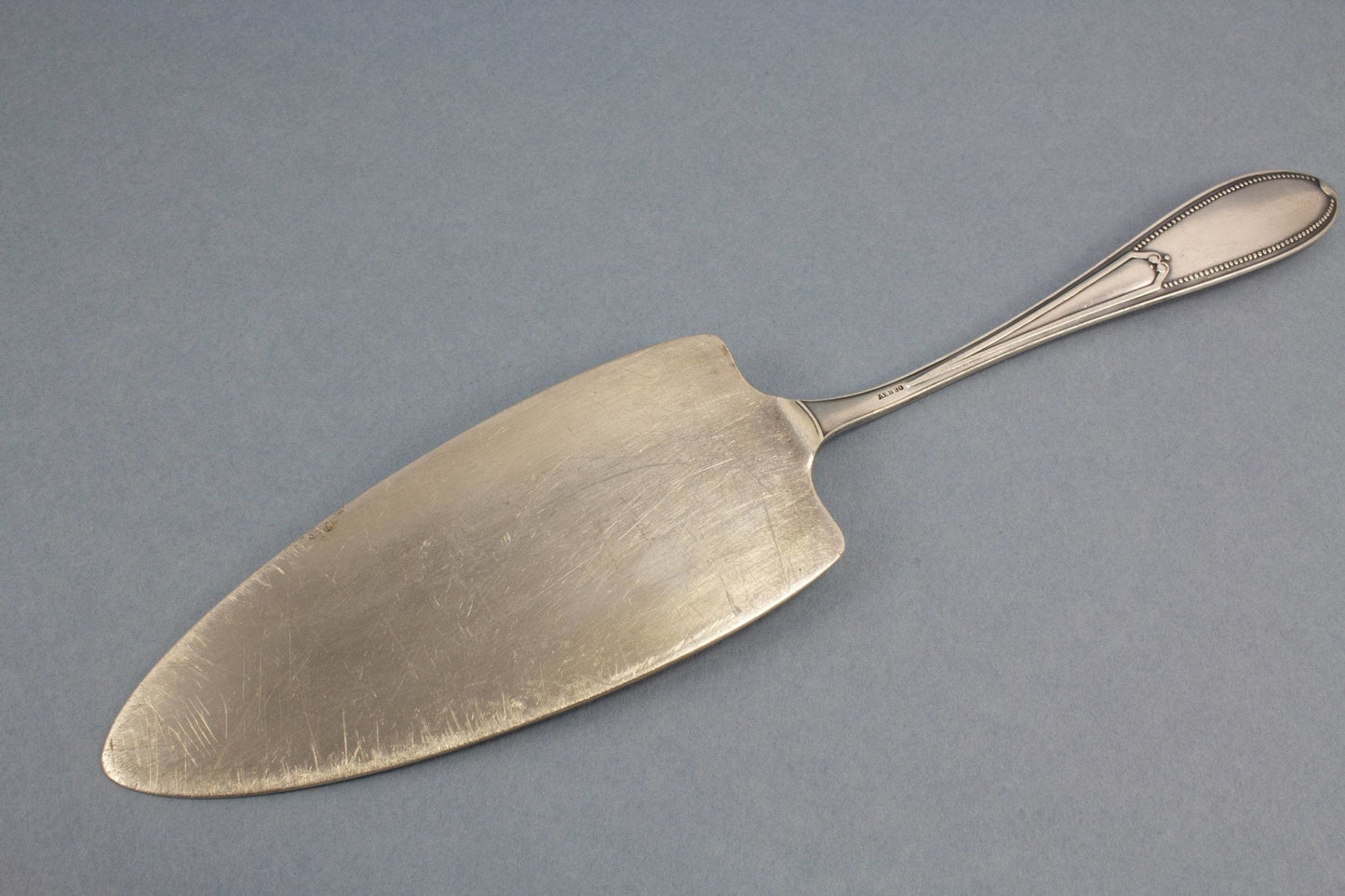 Großer Tortenheber mit Perlrand, versilbertes Besteck, Kuchenheber