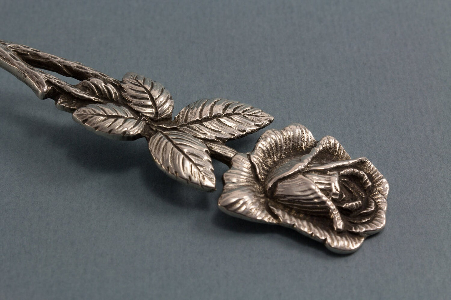 Sehr großer Sahnelöffel, 800er Silber, Rosenbesteck