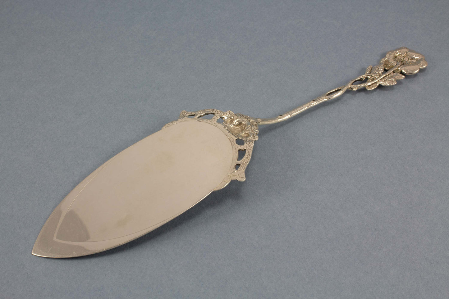 Silbernes Tortenheber Set mit 2 Löffeln, 835er Silber