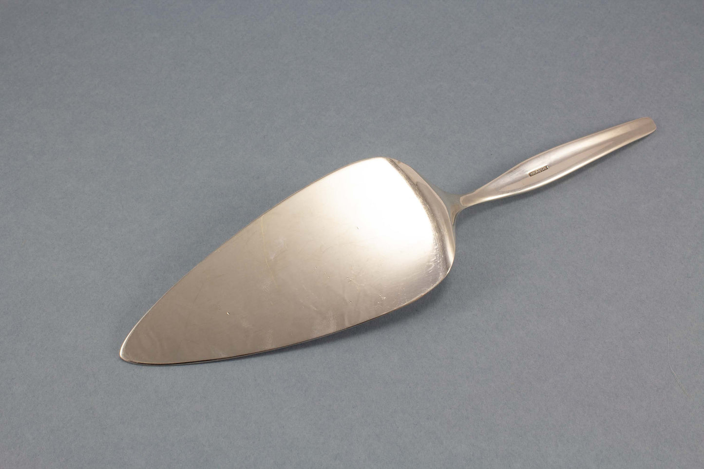 Versilbertes Tortenmesser mit passendem Tortenheber von WMF, Tortenheber Set für die Hochzeitstorte, WMF Hannover