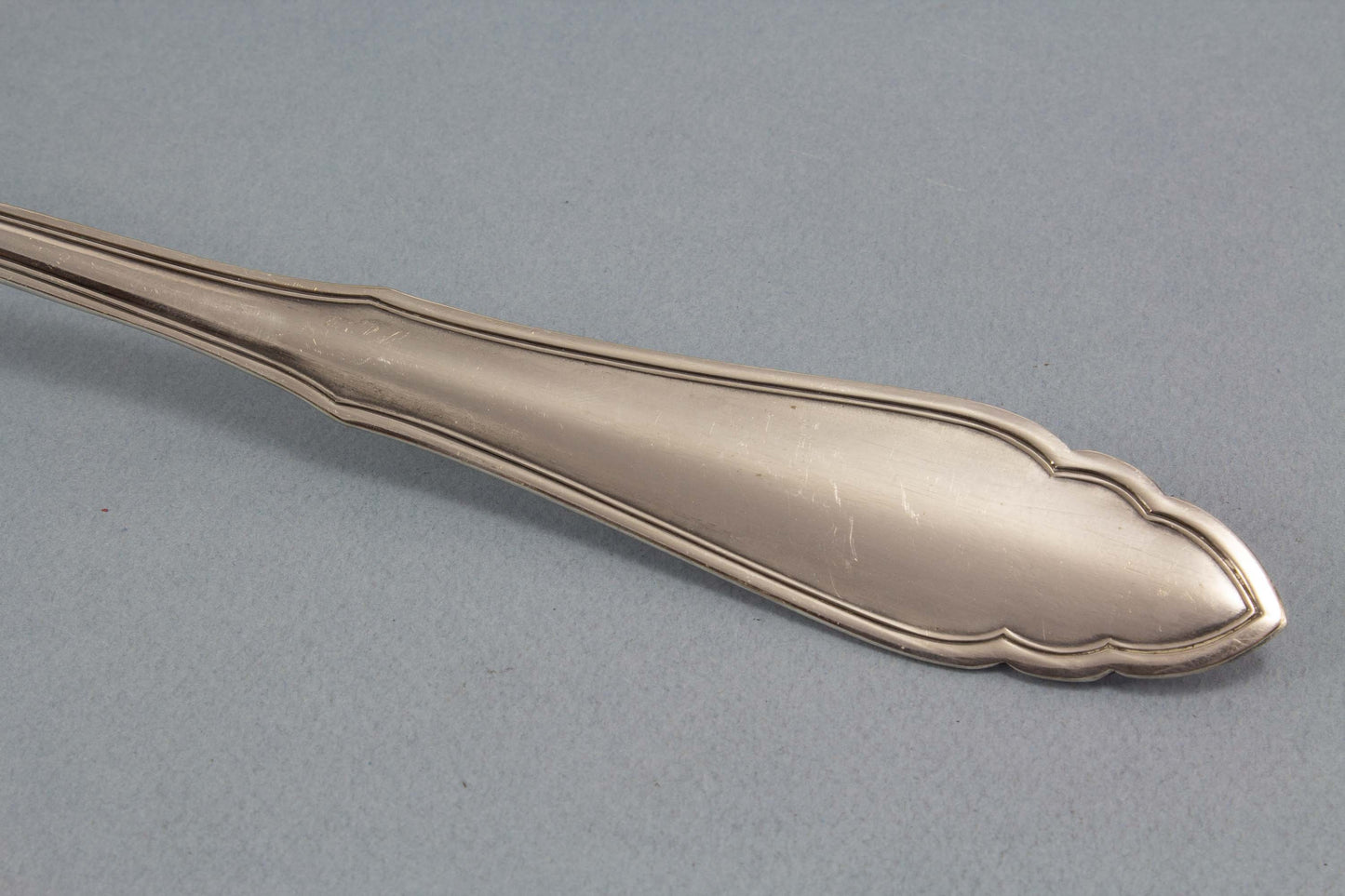 Edle versilberte Suppenkelle, Chippendale Kelle