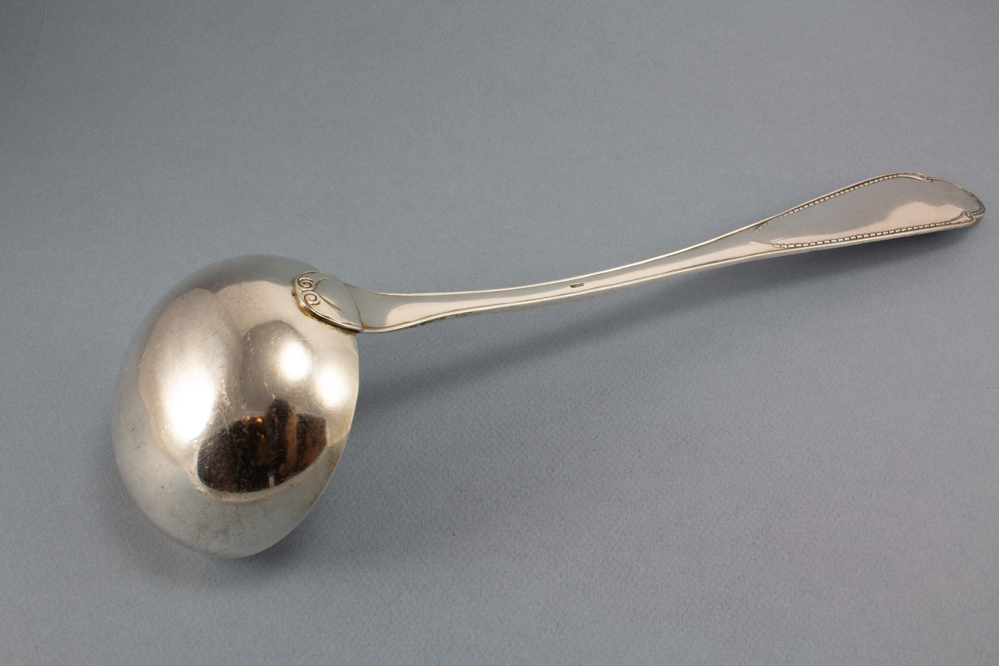 Edle versilberte Suppenkelle, antike Kelle, SBS