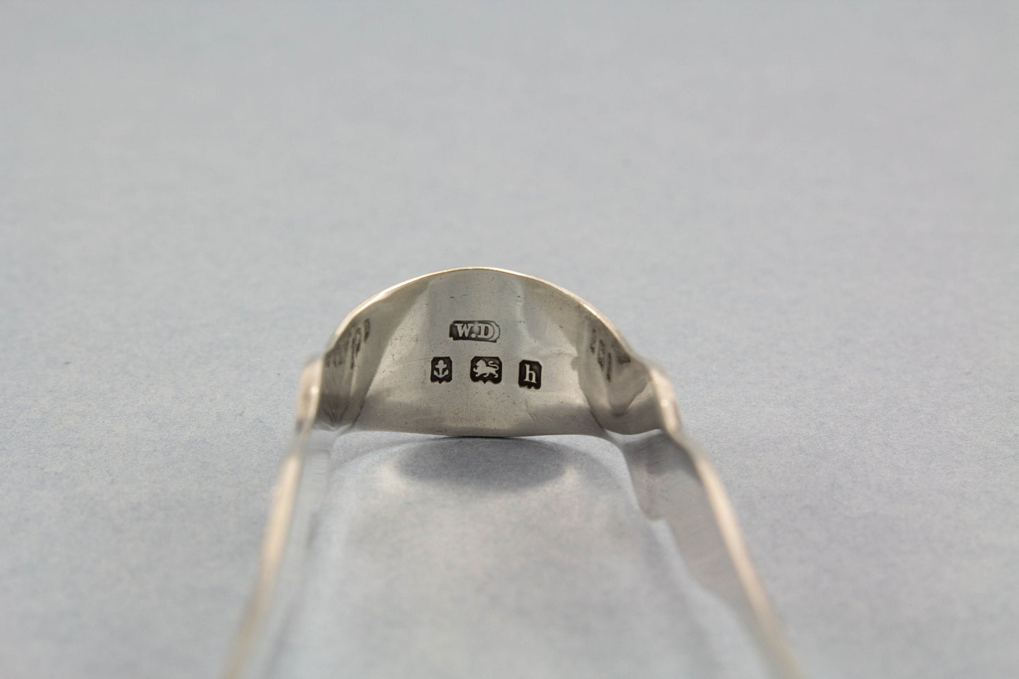 Zuckerzange aus Silber, Birmingham, 1907, Rokokomuster