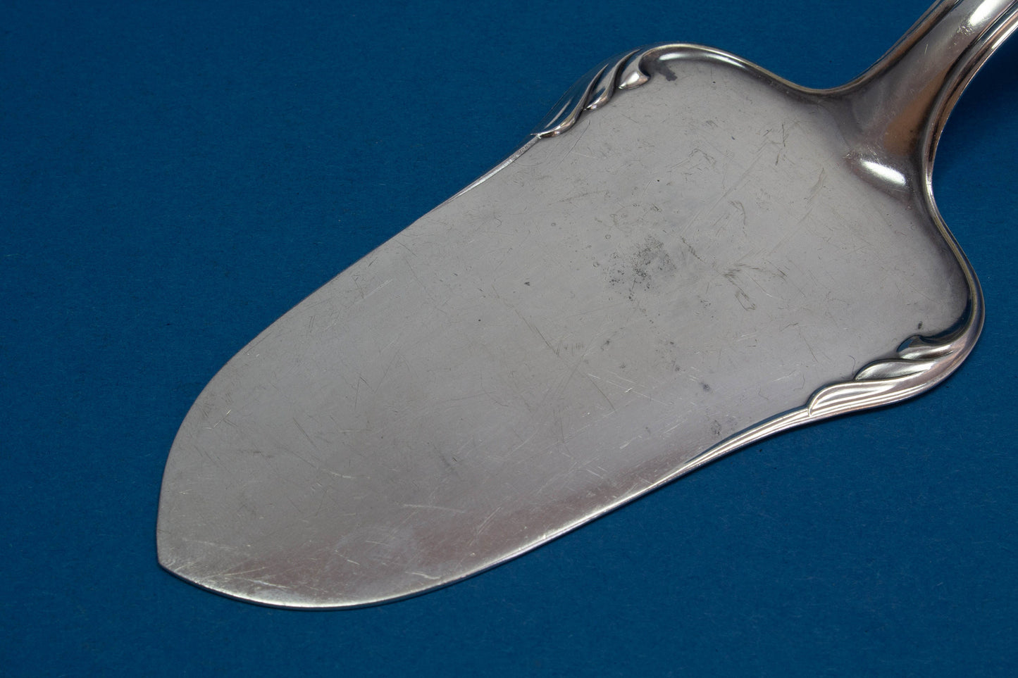 Kleiner Gebäckheber, versilbert, Jugendstil