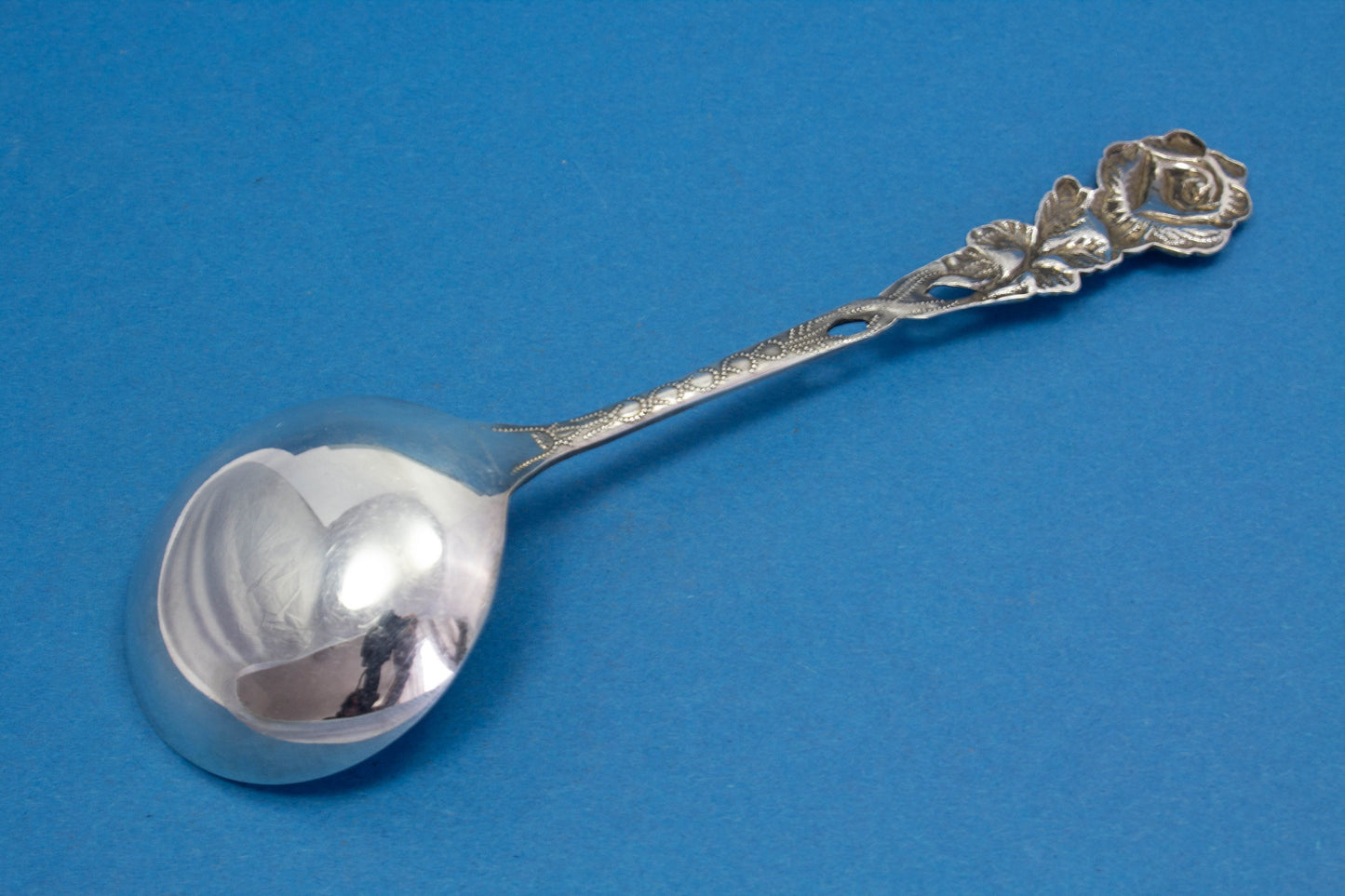 Sahnelöffel mit Rose, versilbertes Vintage Besteck