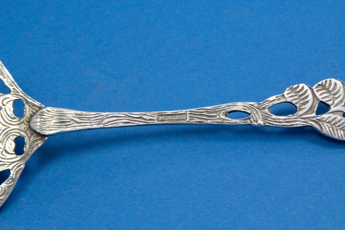 Tortenheber mit Rosendekor aus Silber, Silberbesteck