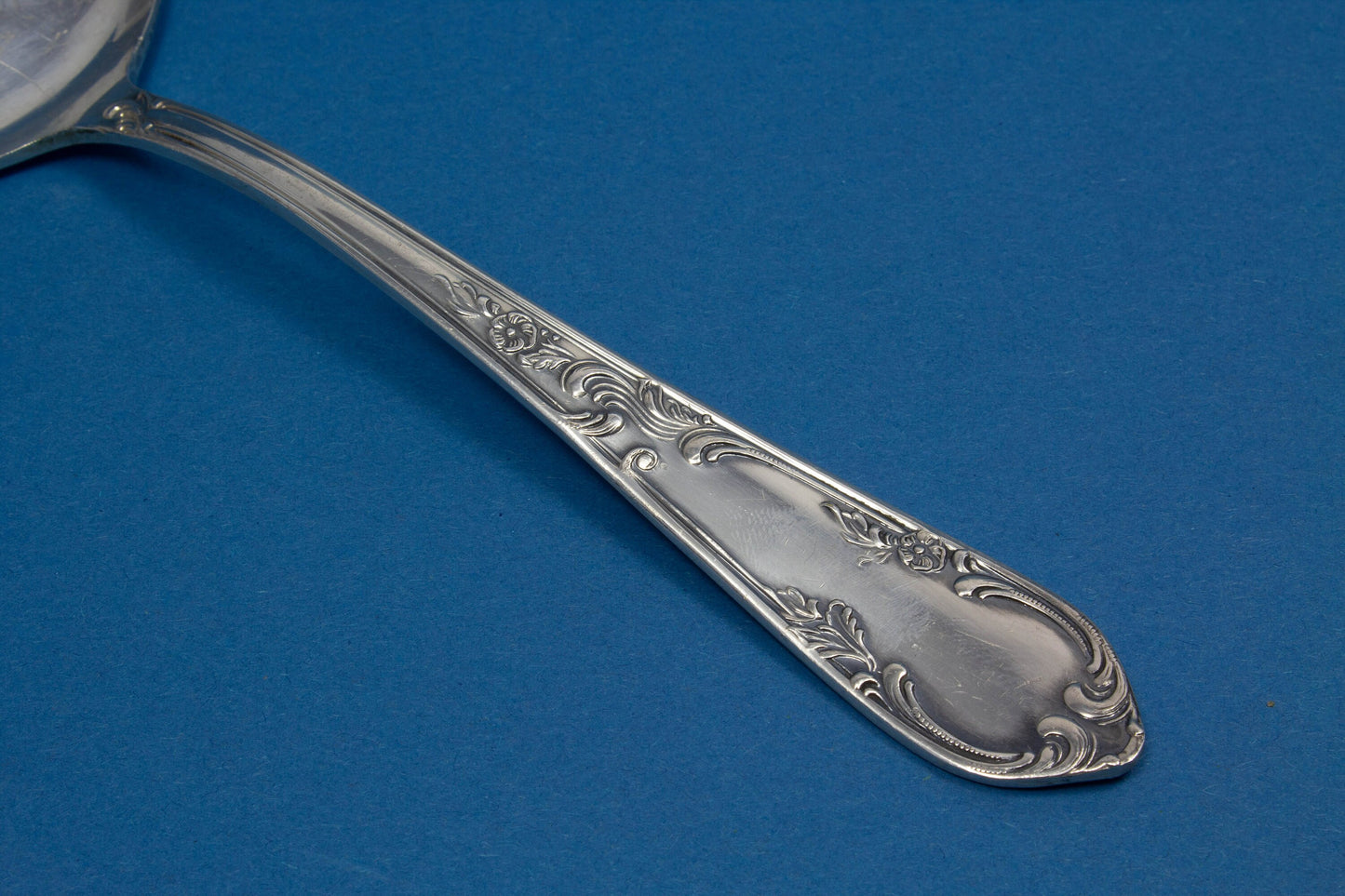 Versilberter Rokoko Tortenheber