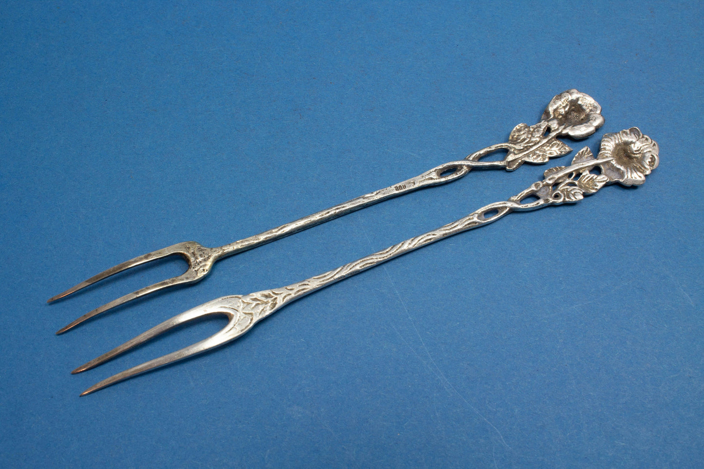 2 Käsespieße aus Silber, Hildesheimer Rose