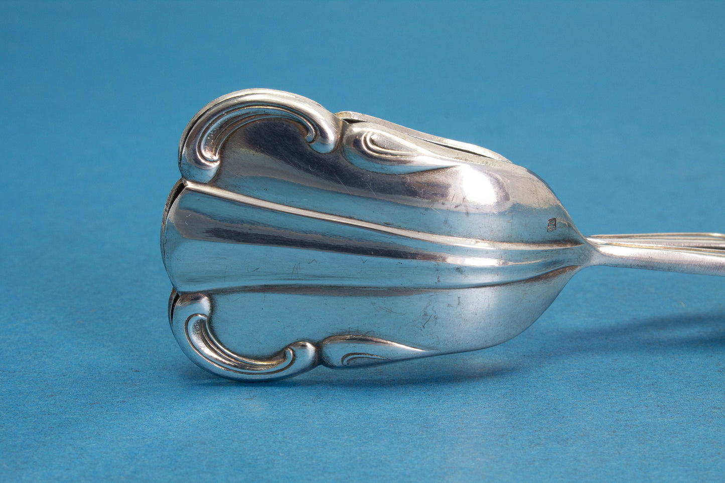 Versilberte Gebäckzange, Mid Century