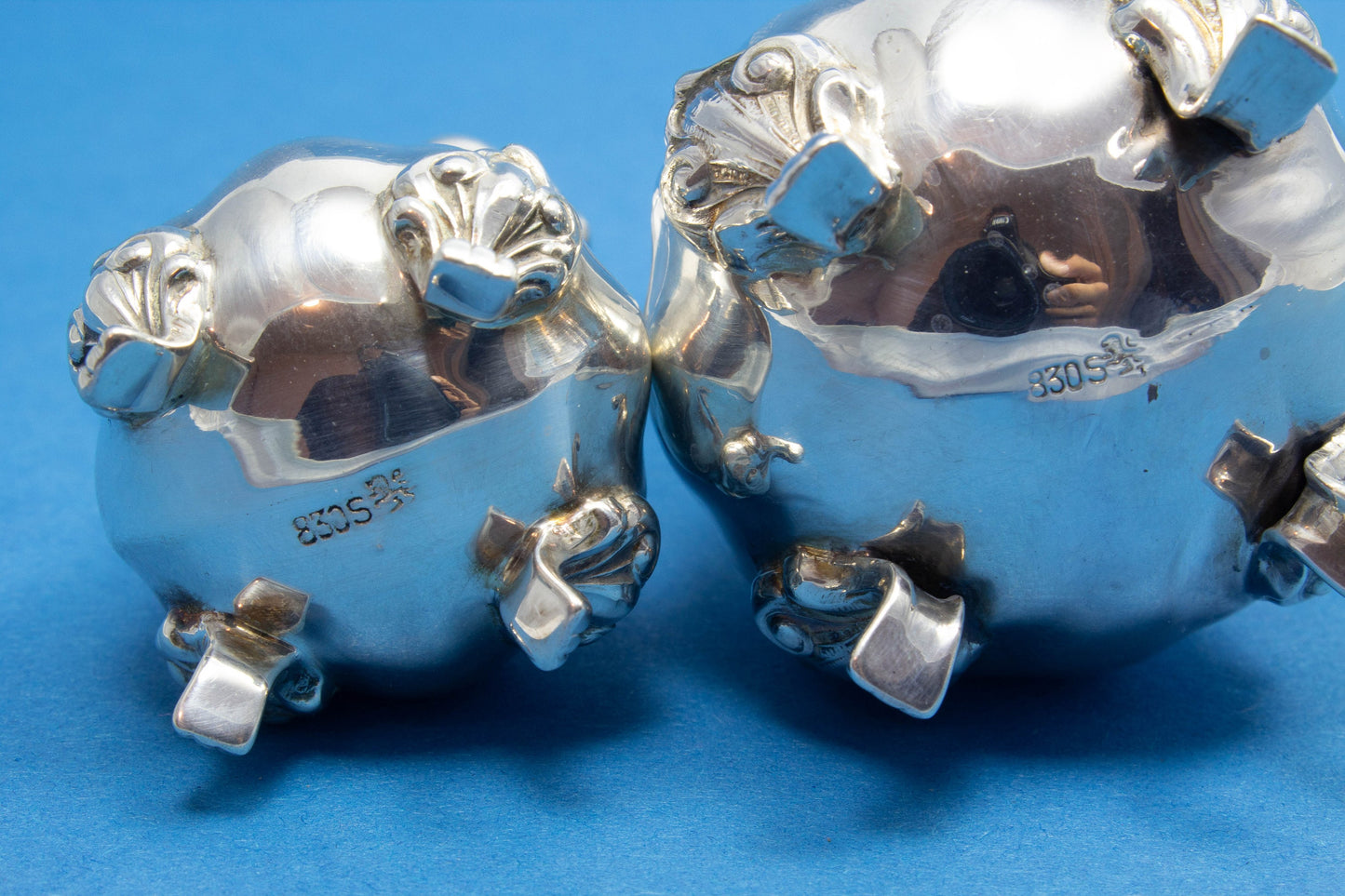 Antiker Salzstreuer und Pfefferstreuer, 830er Silber