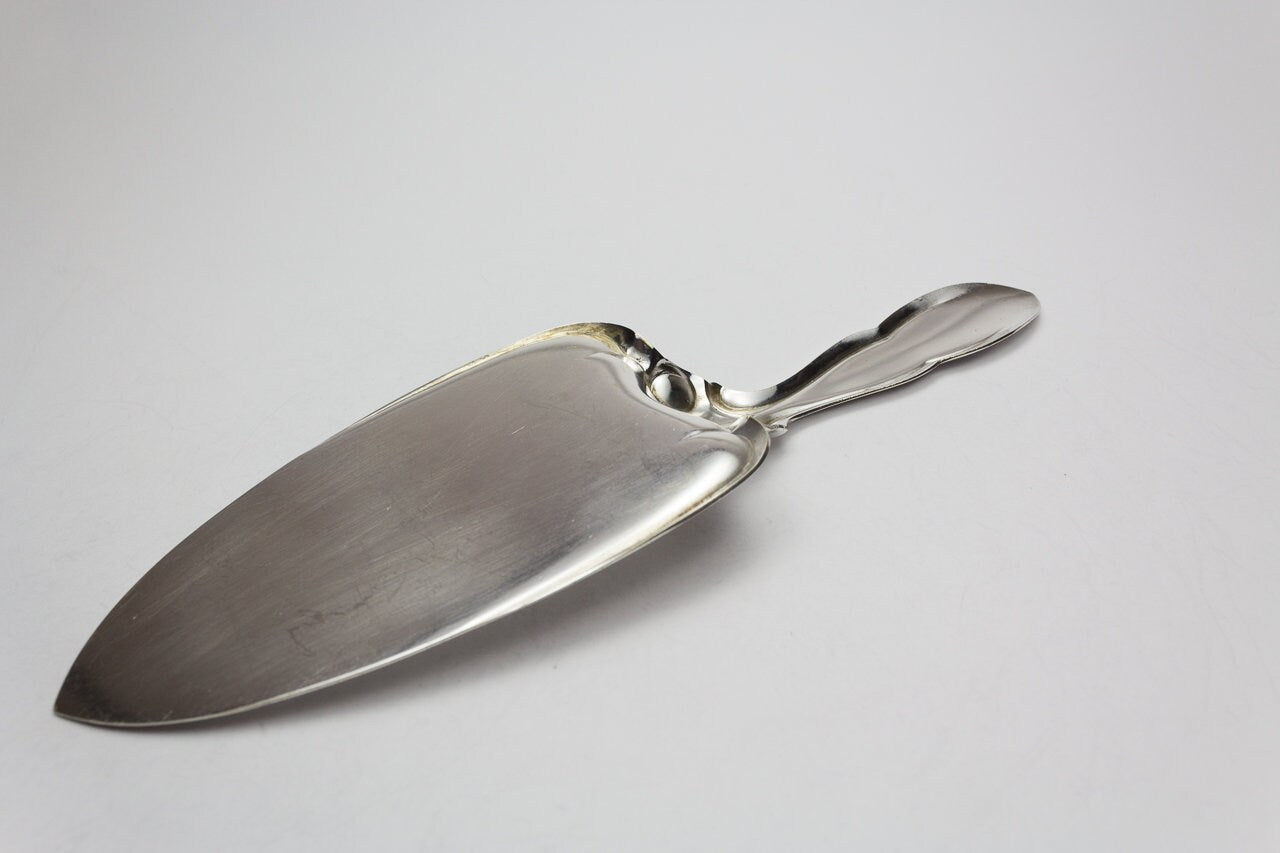 Beautiful pastry server, silver plated