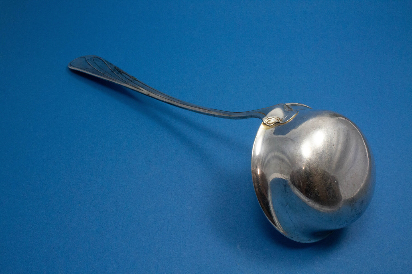 Große versilberte Suppenkelle im Jugendstil, WMF Efeu - Muster