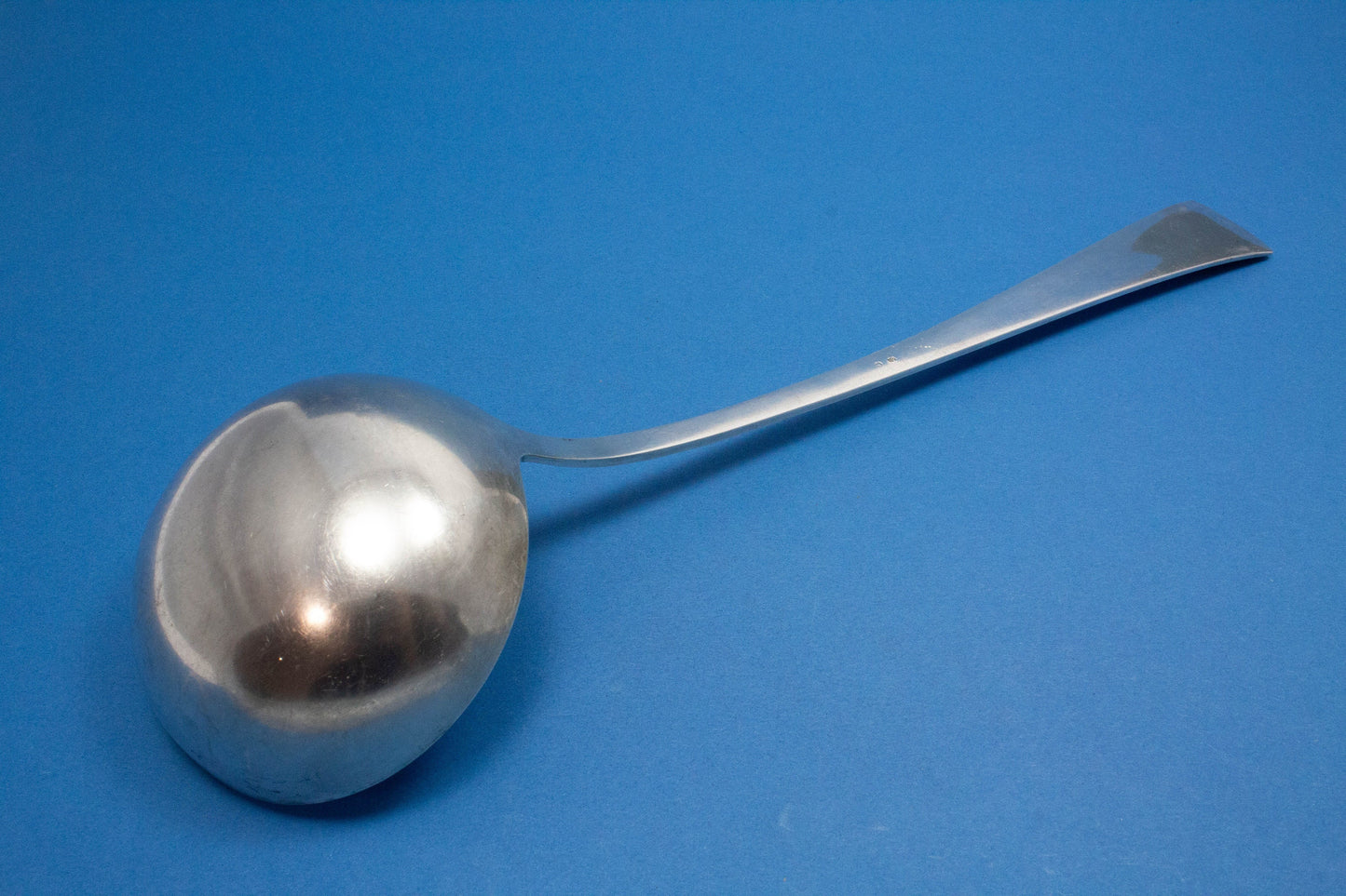 Große versilberte Suppenkelle von Erbe