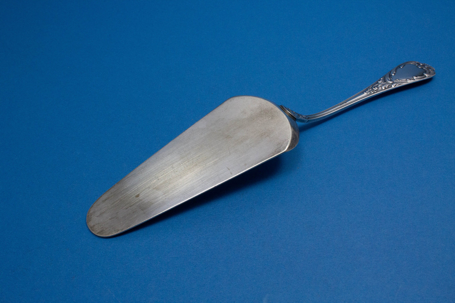 Versilberter Rokoko Tortenheber