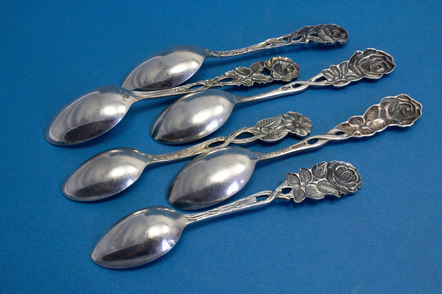 Mix and Match - Mokkalöffel mit verschiedenen Rosenmustern, versilbertes Besteck