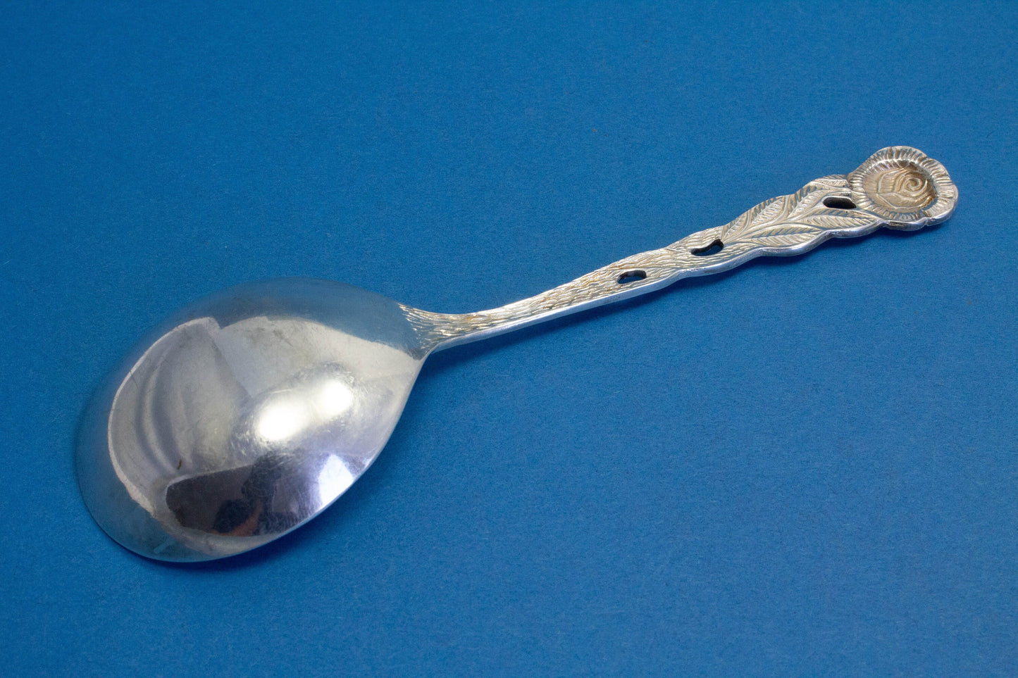 Sahnelöffel mit Rose, versilbertes Vintage Löffel