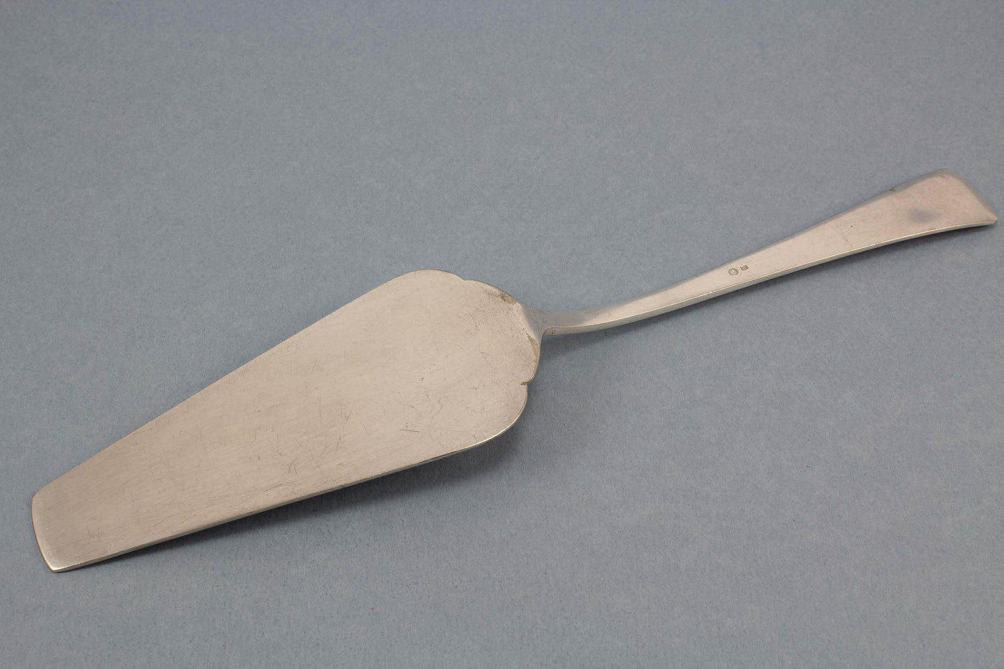 Großer Jugendstil - Tortenheber von Erbe, Ideal