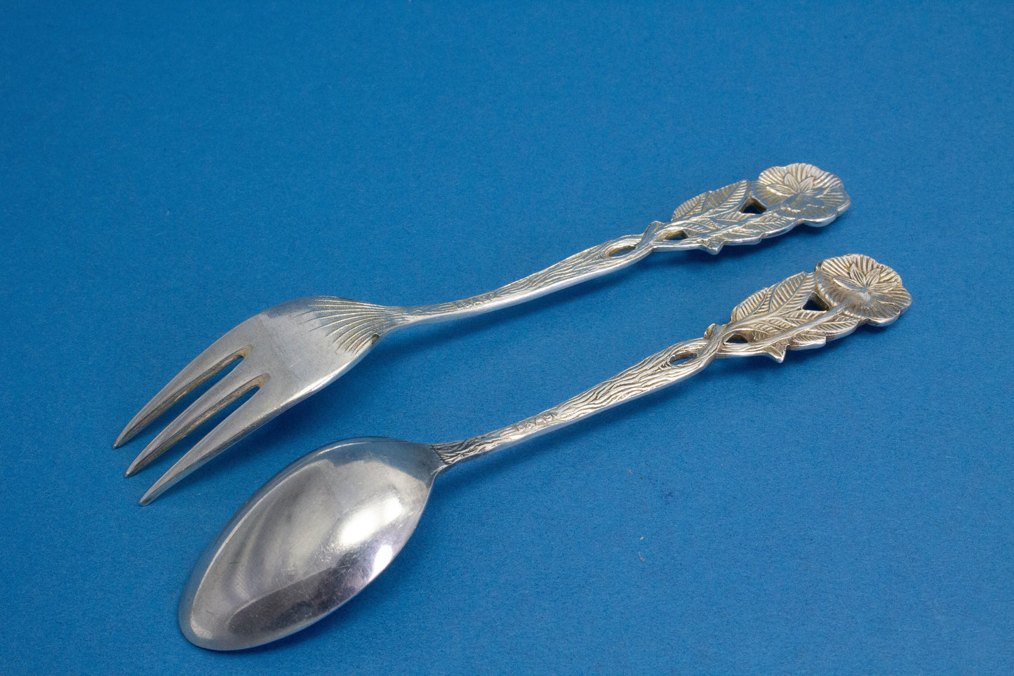 Besteck Set für eine Person, Teelöffel und Kuchengabel mit Rosen, versilbertes Besteck