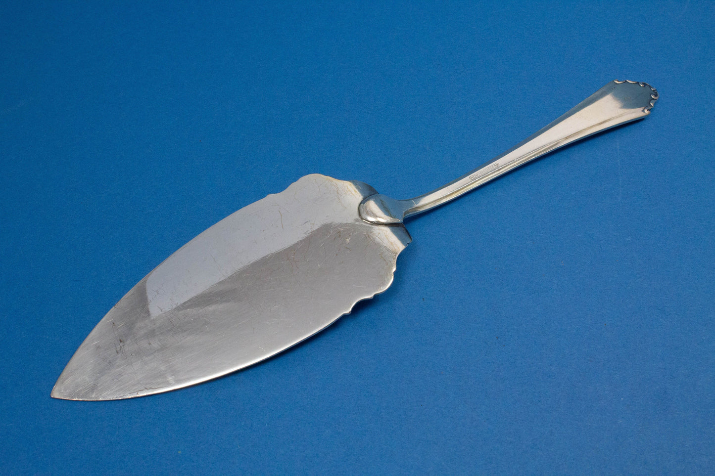 Schöner Tortenheber, versilbert