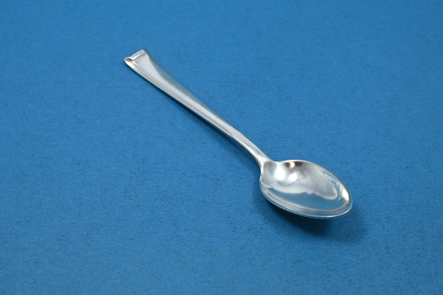 Ein versilberter Mokkalöffel von Bruckmann, Schwaben