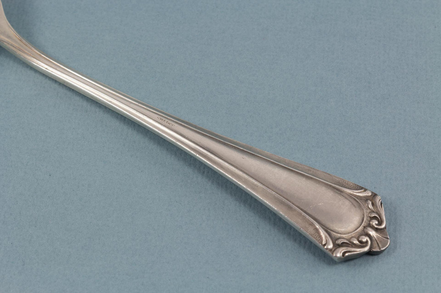 Schöne Fleischgabel im Jugendstil, versilbert - Löffelland