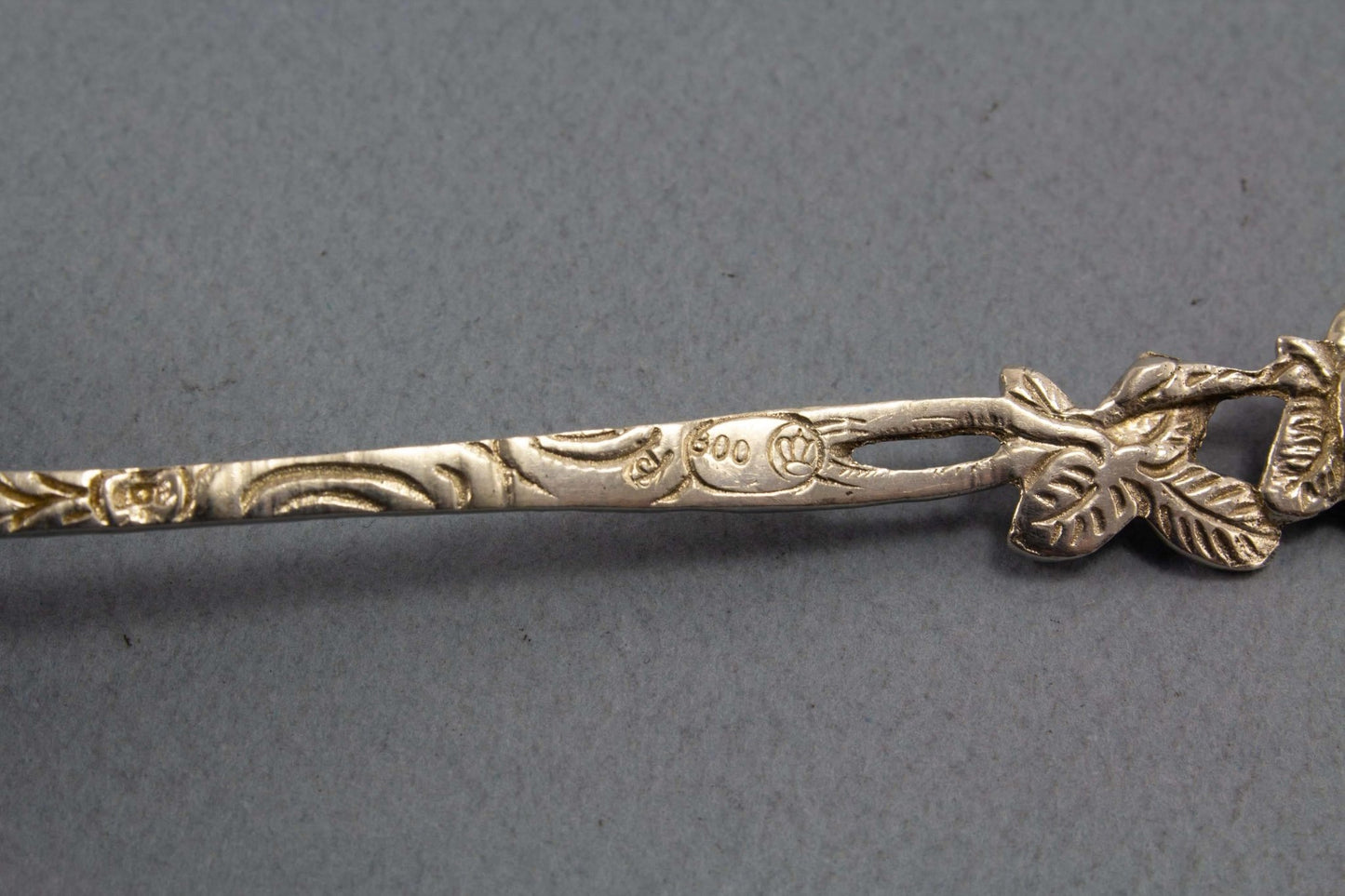 Schöne silberne Teelöffel mit Rosenmuster, Rosenbesteck, 800er Silber - Löffelland