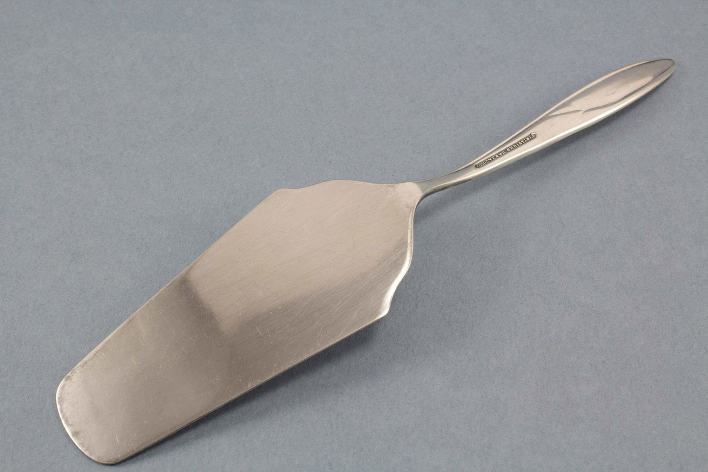 Versilberter Tortenheber mit Blüten - Löffelland