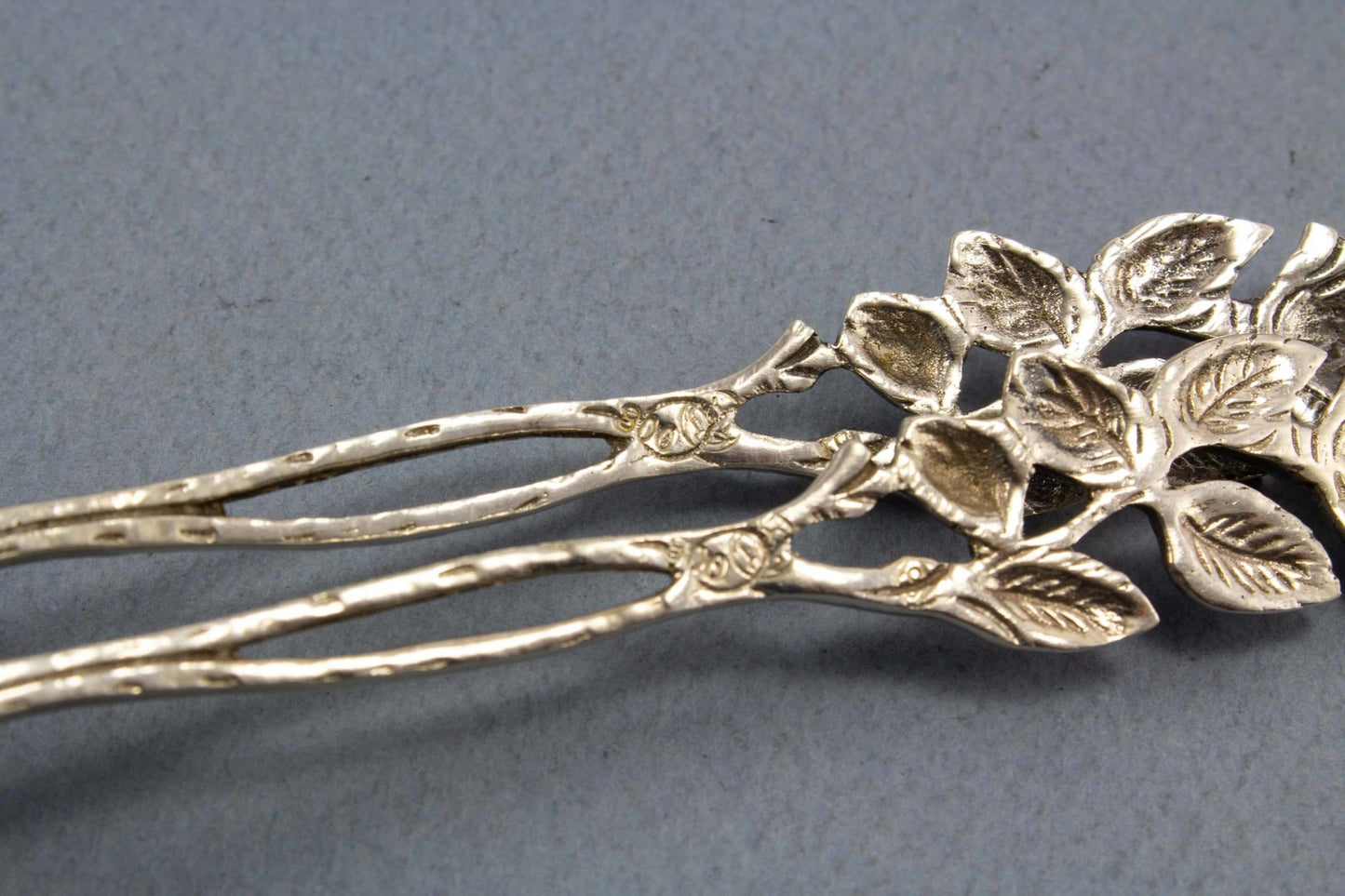 Zwei silberne Kuchengabeln mit Rosen, 800er Silber, Jugendstil - Löffelland