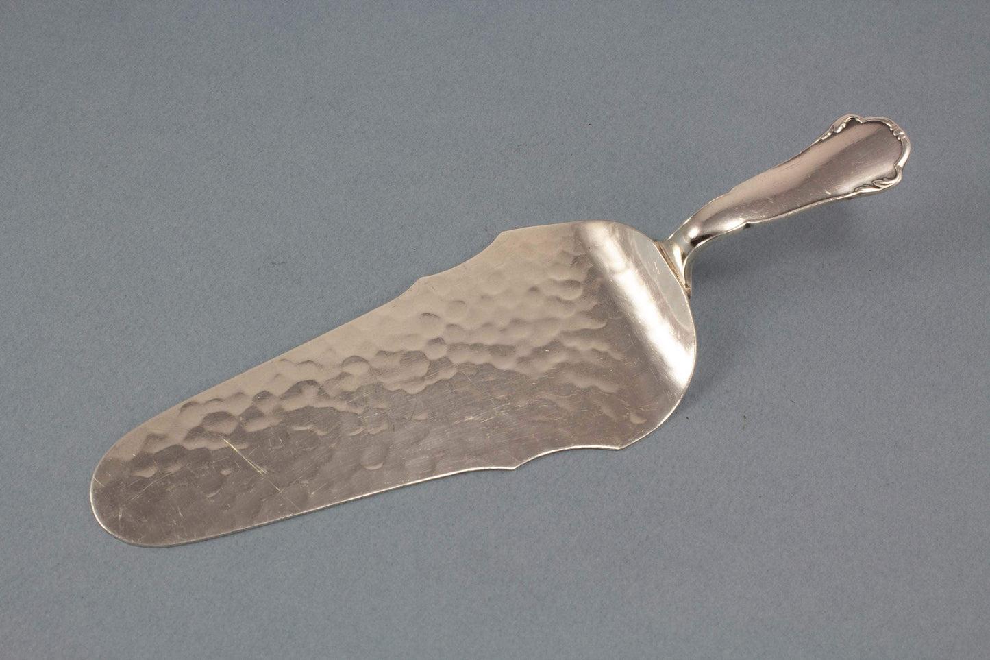 Nice pastry server, WMF 2700, silver plated, hammered pattern 