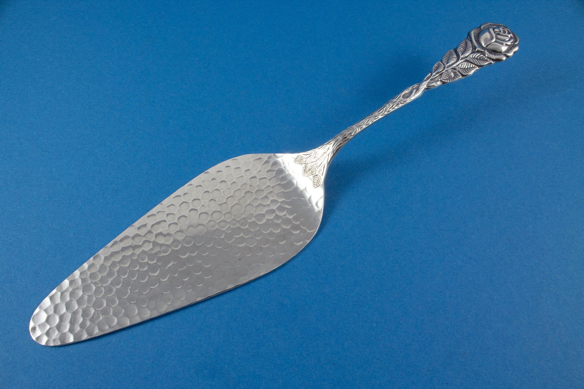 Cake server with rose decoration, silver-plated pastry server 