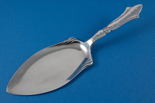 Schöner Gebäckheber, versilbert, Jugendstil - Lilie