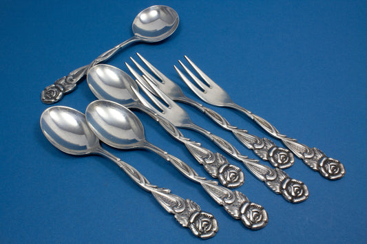 Schönes Besteck Set mit Rosen für 3, versilbert