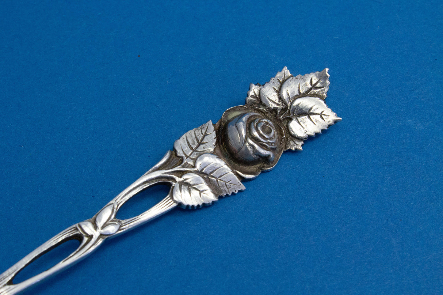 Big cream spoon with roses, silver 
