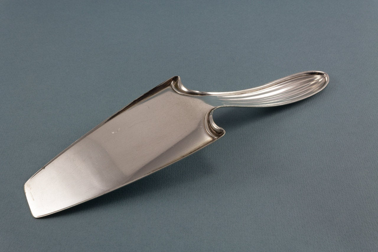 Beautiful small pastry server, silver plated