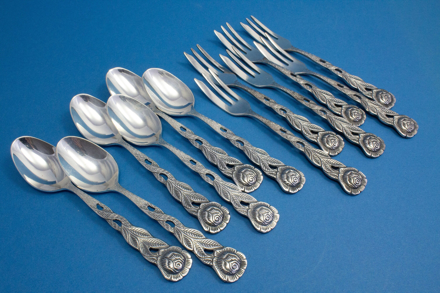Cutlery set for 6 people, teaspoon and cake fork with roses