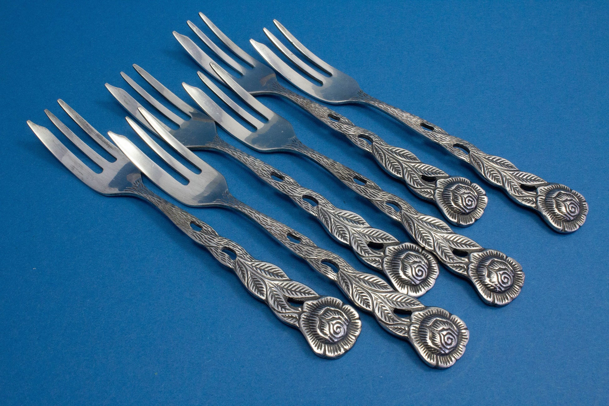 Cutlery set for 6 people, teaspoon and cake fork with roses