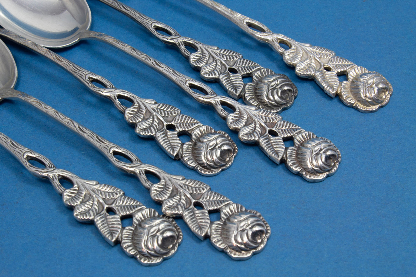 6 tea spoons with roses, silver plated, silverware