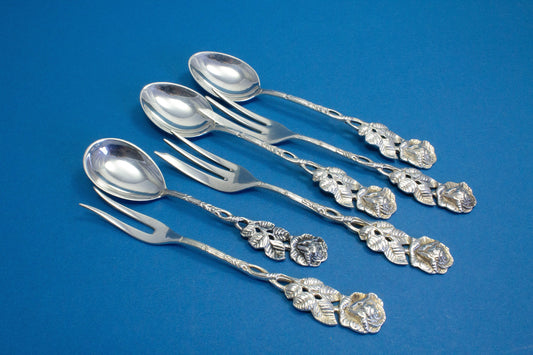 Romantisches Besteck-Set mit Rosen für 2, Tea Time Set für Zwei