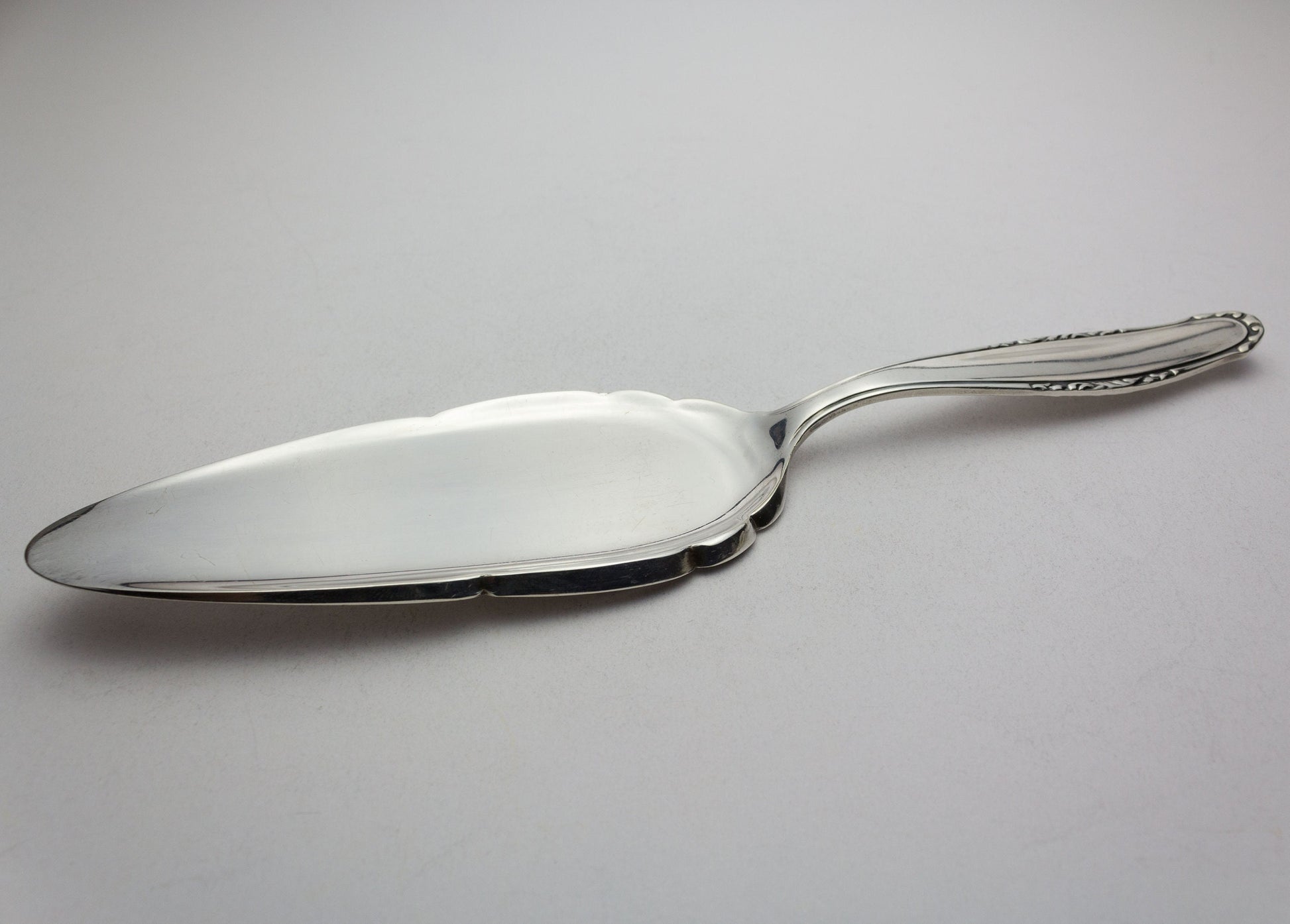 Small cake lifter, silver plated, pastry lift, vintage, cutlery 