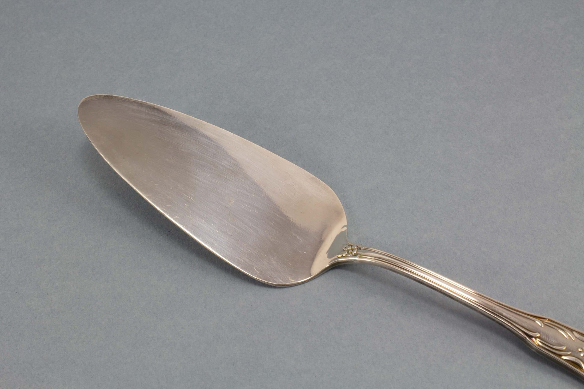 Cake server with rose decoration, silver-plated pastry server 