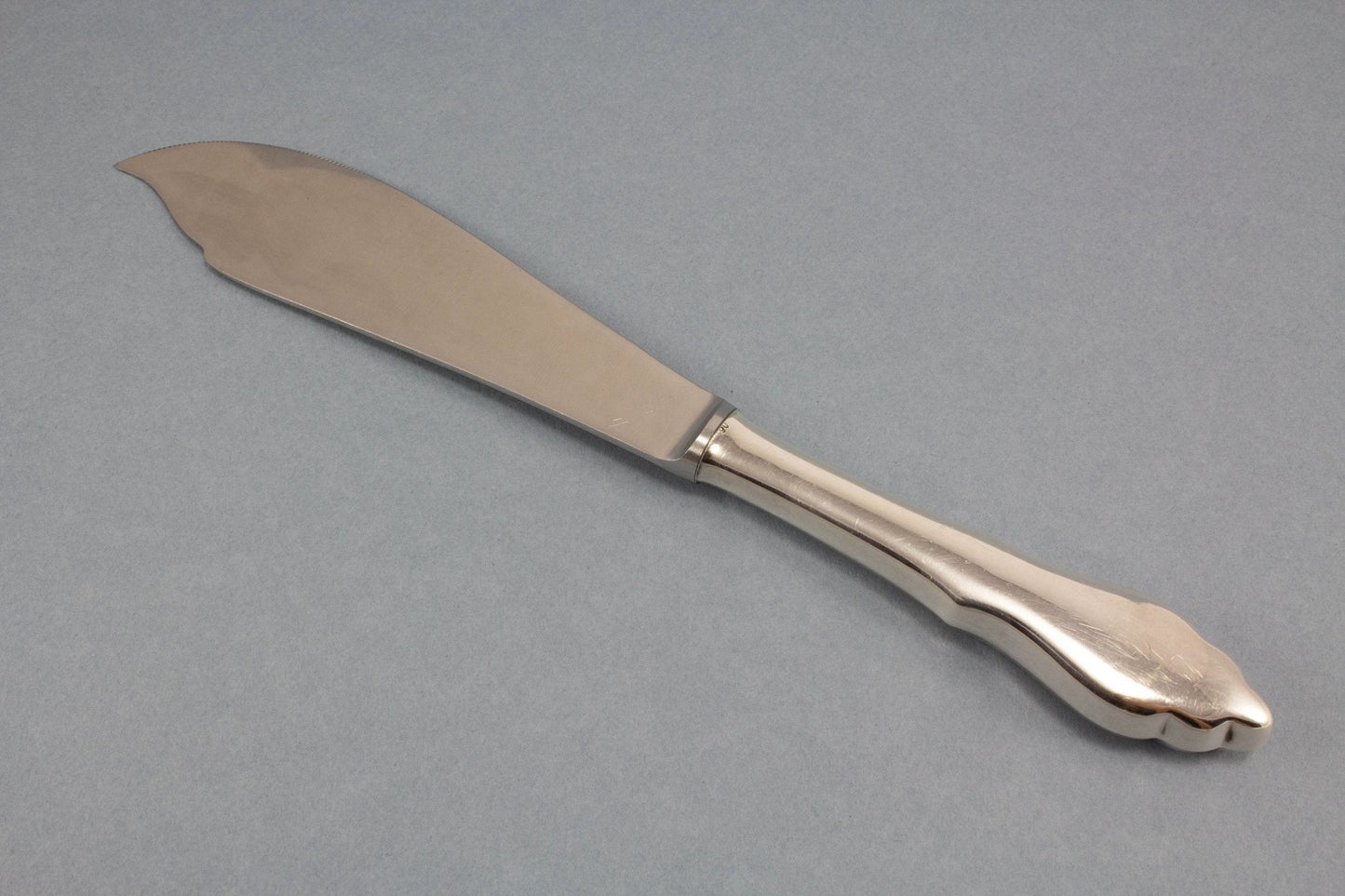 Versilbertes Tortenmesser, Vintage Messer für die Hochzeitstorte, Ostfriesenmuster - Löffelland